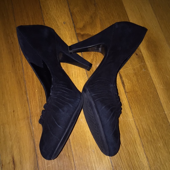 Jessica Simpson Suede Heels. Black. Size 8… - Picture 3 of 5